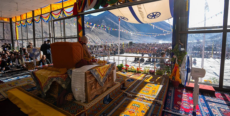 A view of His Holiness the Dalai Lama looking out over the crowd during the welcome ceremony at Zerthang Teaching Ground in Khaltse, Ladakh, India on August 18, 2023. Photo: OHHDL/Tenzin Choejor