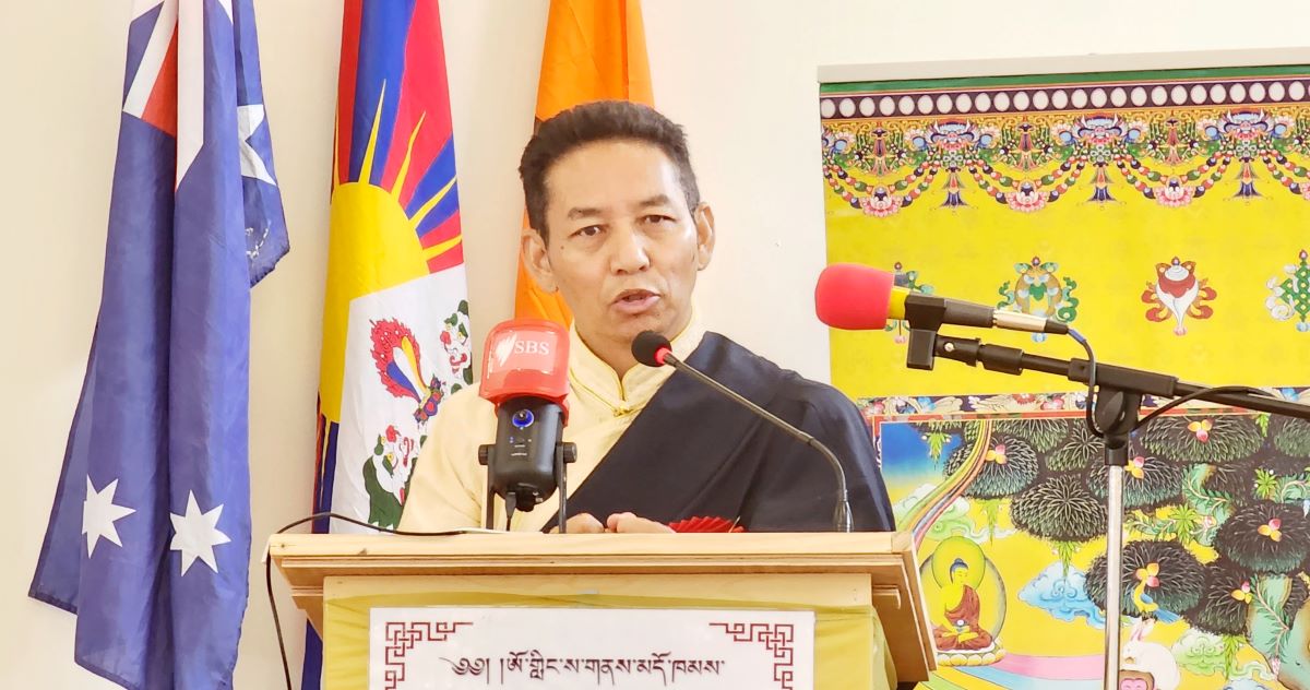 Karma Singey, Representative of His Holiness the Dalai Lama for Australia, New Zealand, and South East Asia, addressing during a Tibetan cultural event in Sydney on December 29, 2023. Photo: TPI