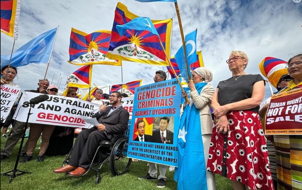 Hundreds rally in solidarity outside Chinese Embassy in Canberra, Australia, on March 20, 2024, condemning recent crackdowns in eastern Tibet. Photo: TPI