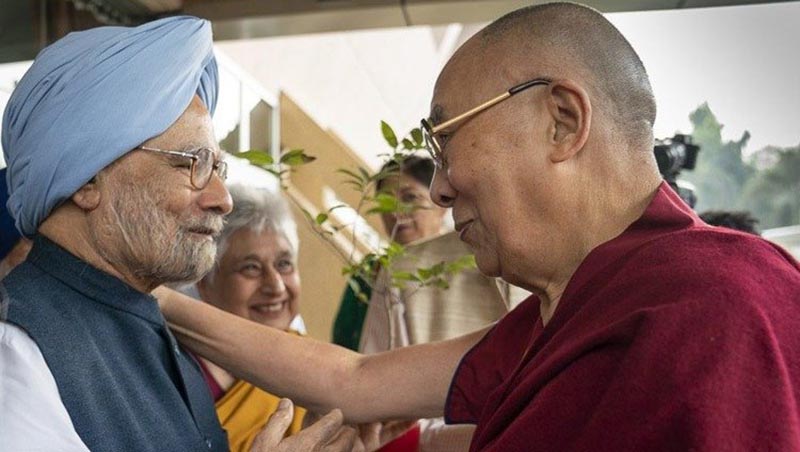His Holiness the Dalai Lama and Former Indian Prime Minister Manmohan Singh in New Delhi, India on Nov 10, 2018. Photo/Tenzin Choejor/OHHDL