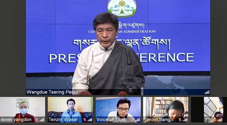 Wangdu Tsering, Chief Election Commissioner of the Central Tibetan Administration announcing the result of final election. Photo: screenshot