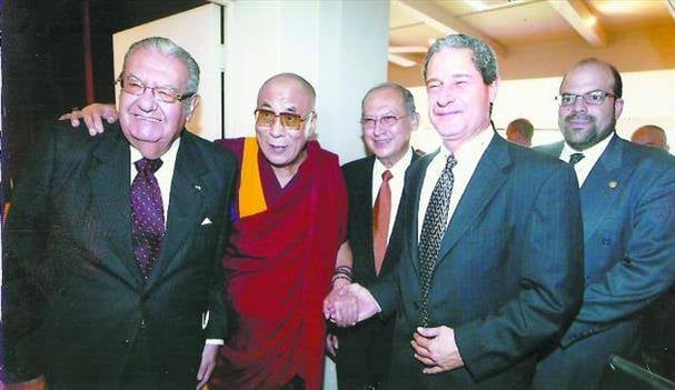 Dr. Alfredo Martinez Moreno with His Holiness the Dalai Lama in El Salvador in 2004. Photo: file