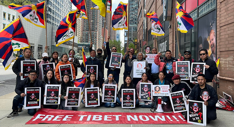 Tibetans in New York protested against China and demanded release of 11th Panchen Lama on April 25, 2022. Photo: file