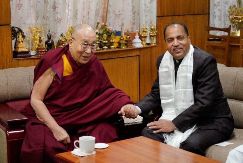 Chief Minister Shri Jai Ram Thakur calls on His Holiness the Dalai Lama at his residence, Dharamshala, February 1, 2018. Photo: OHHDL