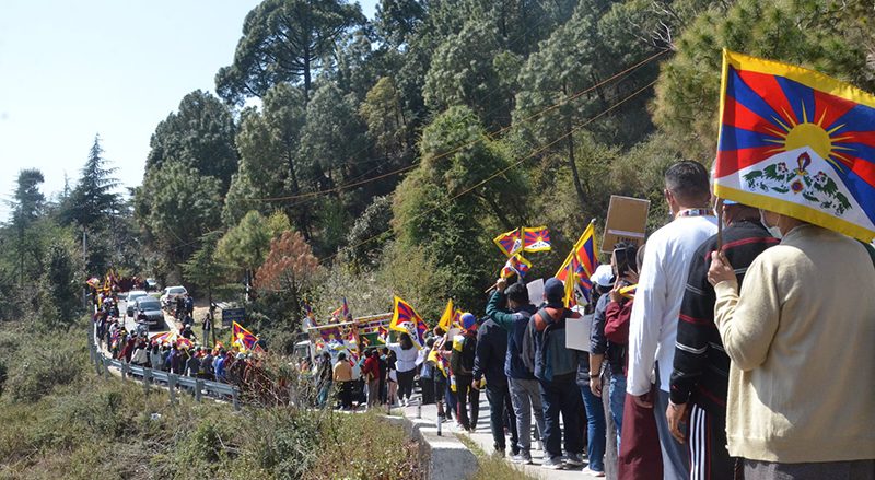 Tibetans marching from Mcleod Ganj to Kacheri in Dharamshala, on March 10, 2022. Photo: TPI