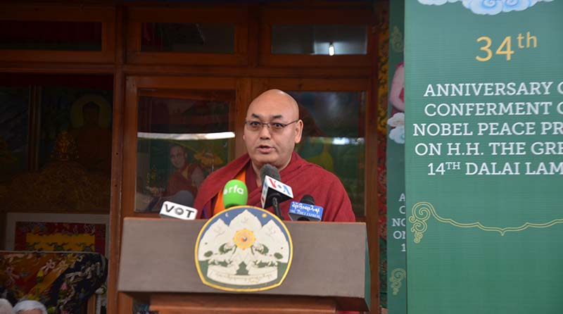 Speaker Khenpo Sonam Tenphel, read out the statement of Tibetan Parliament-in-Exile on 34th Anniversary of Nobel Peace Prize Conferment on His Holiness the Dalai Lama on December 10, 2023. (Photo: TPI)