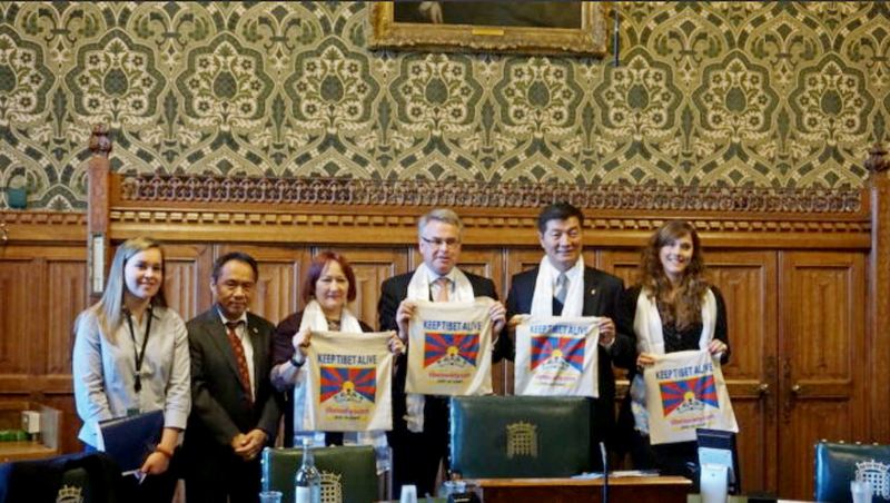 Tibetan President Dr Lobsang Sangay with MP Tim Loughton, Chair of All party parliamentary group for Tibet, Tsering Tashi, former Representative of His Holiness the Dalai Lama in UK and chiar of Tibet society, and British MP Kerry McCarthy. Photo: TPI