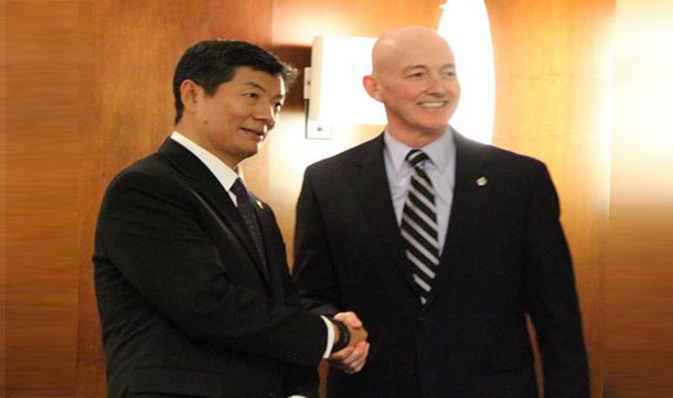Canadian MP and former Chair of Parliamentary Friends of Tibet, David Sweet with Tibetan President Dr Lobsang Sangay. File photo